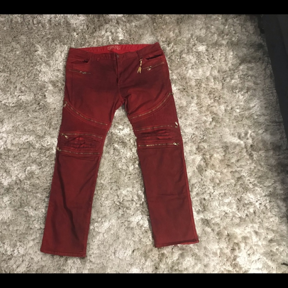Red Robin’s Jeans